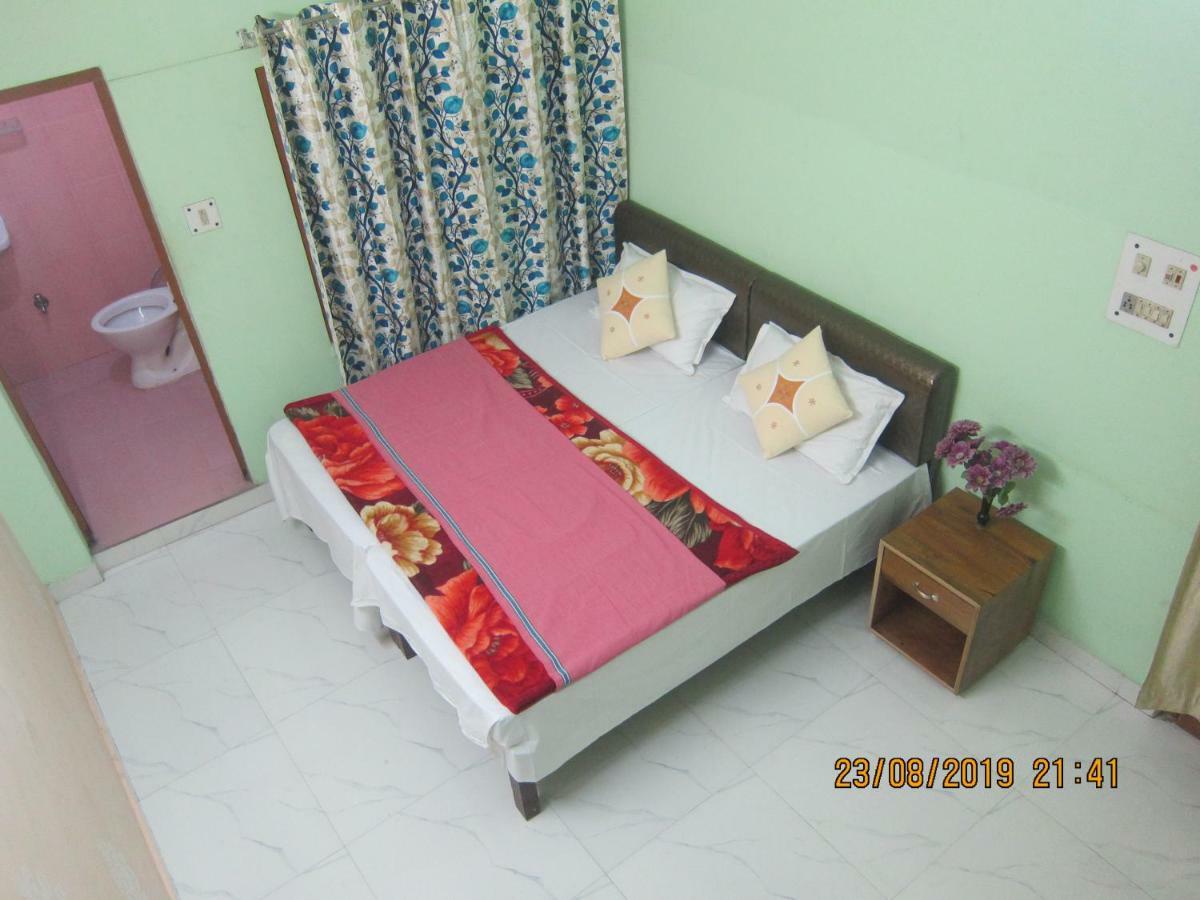 Kedar Guest House -Feel At Home Váránaszi Kültér fotó